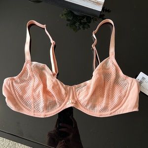 Chantelle Parisian Allure Unlined Plunge Bra - Size 38C